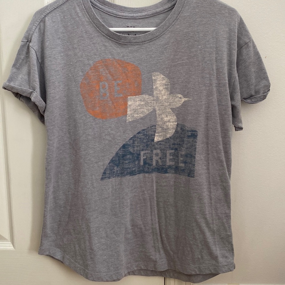 Anthropologie Gray Short Sleeve Tee with Graphic